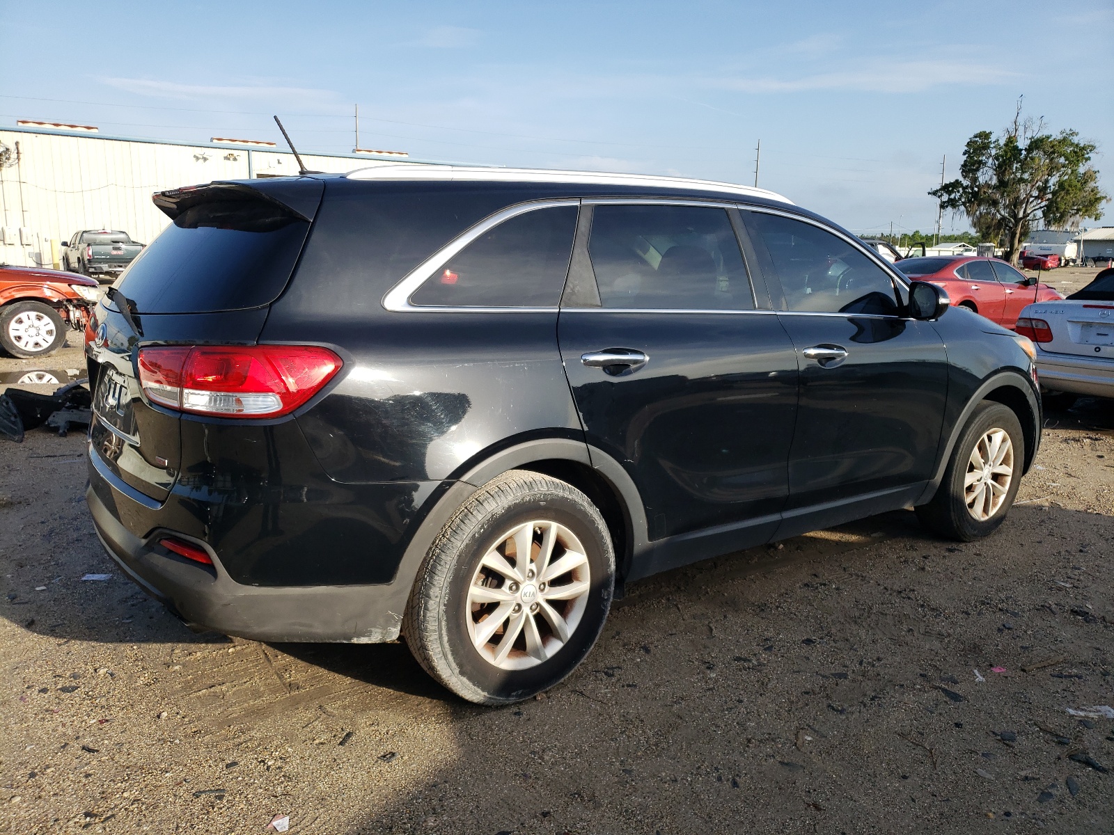 2017 Kia Sorento Lx vin: 5XYPG4A33HG283882