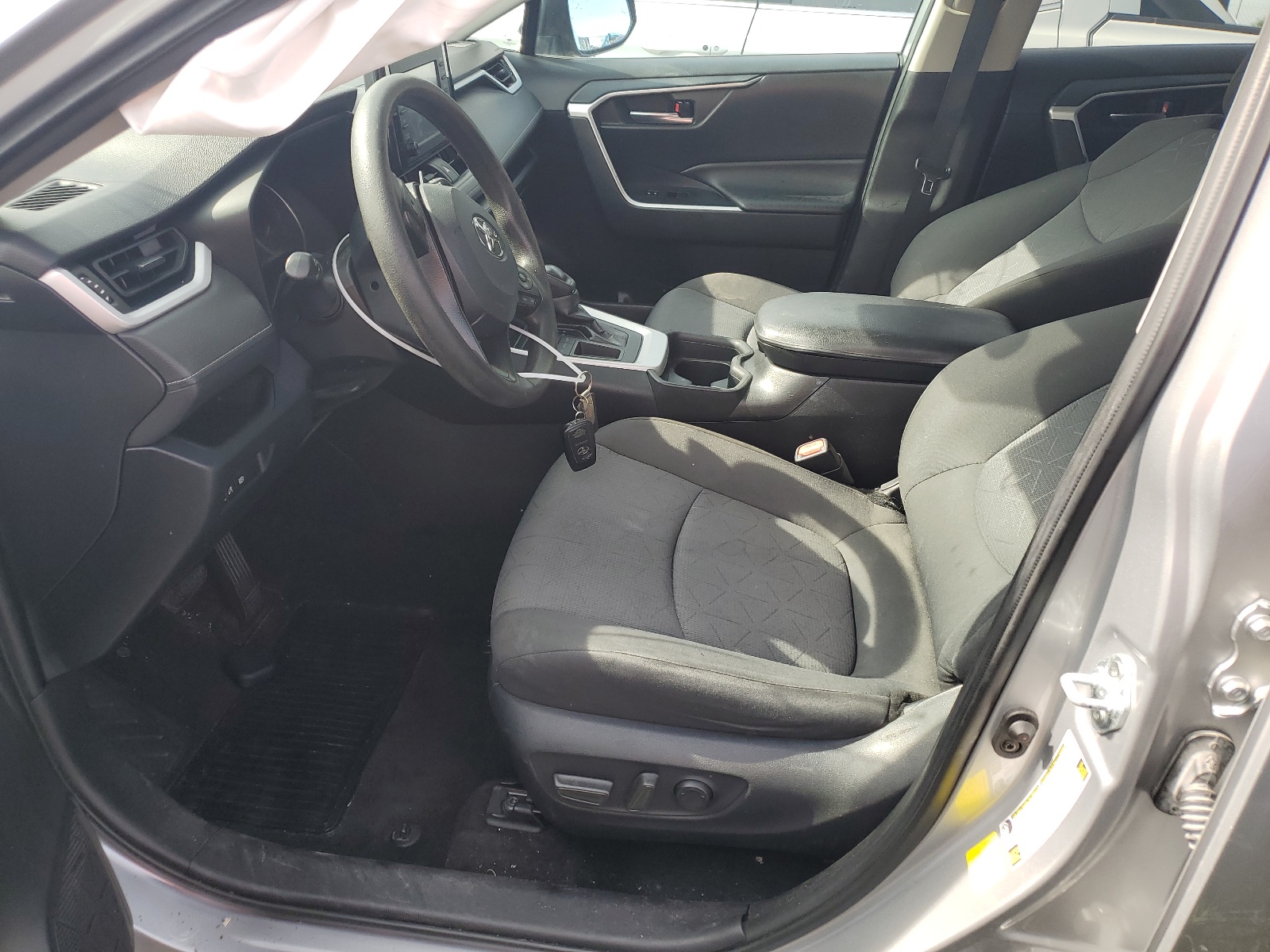 2T3W1RFV8MW133170 2021 Toyota Rav4 Xle