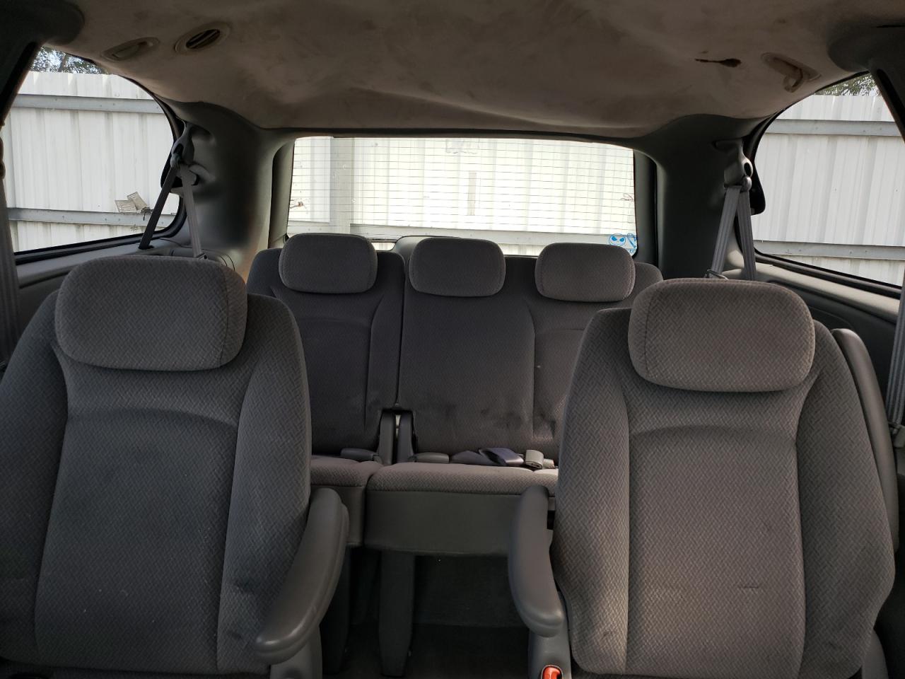 2005 Chrysler Town & Country Lx VIN: 2C4GP44R85R166855 Lot: 64427604