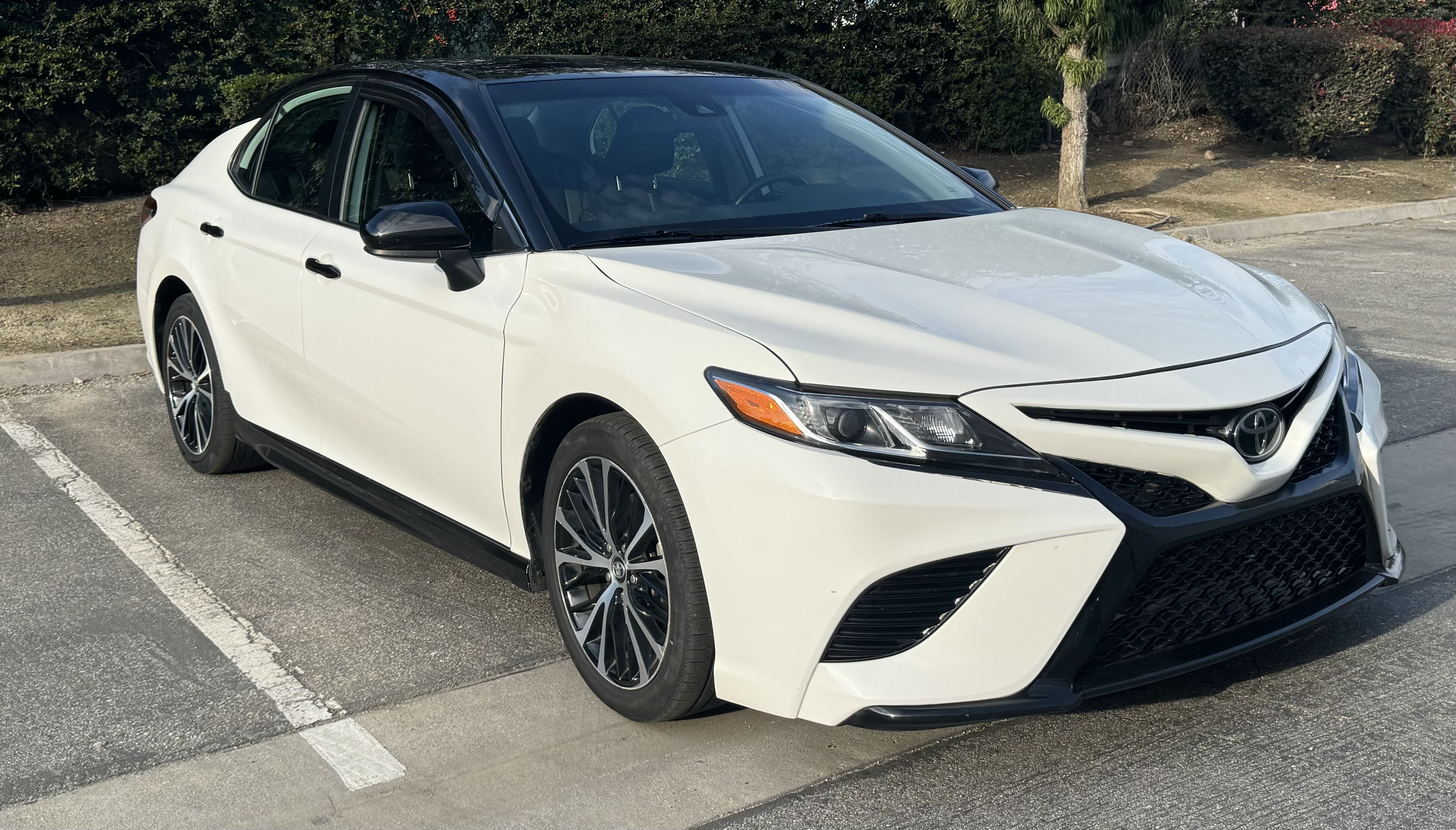 2019 Toyota Camry L vin: 4T1B11HK8KU820299