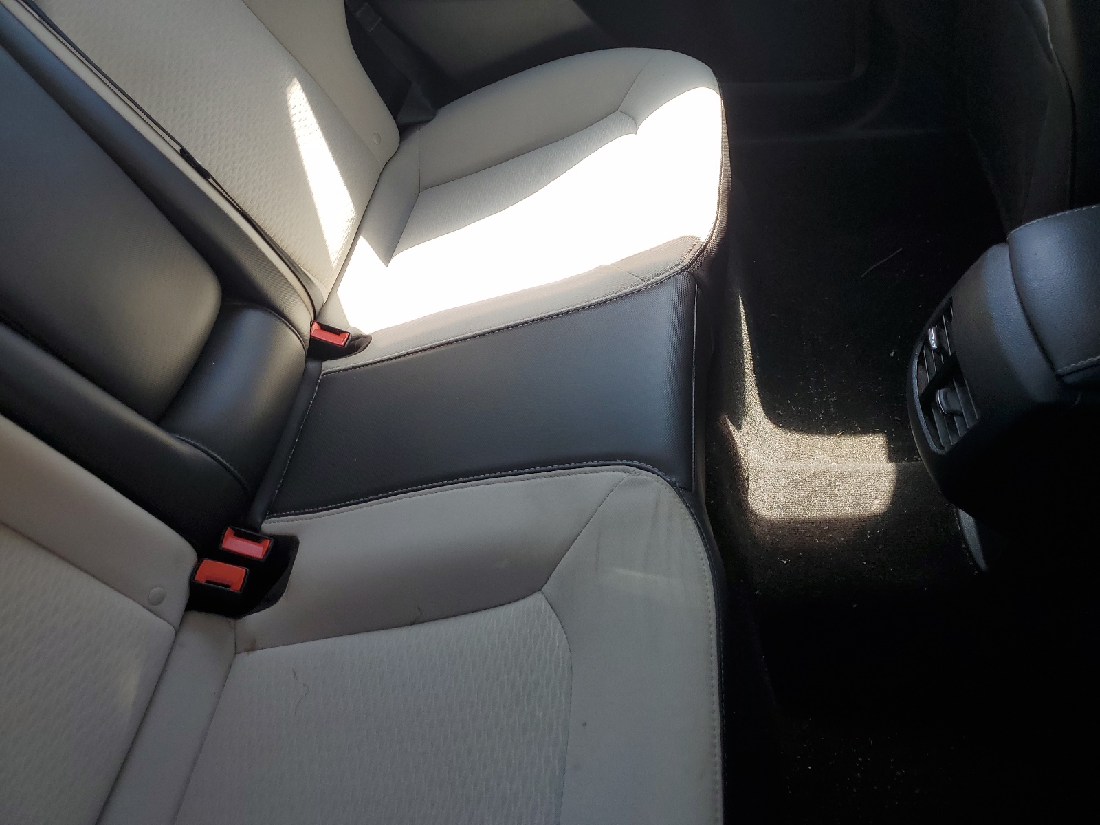 3FA6P0HD8KR245828 2019 Ford Fusion Se