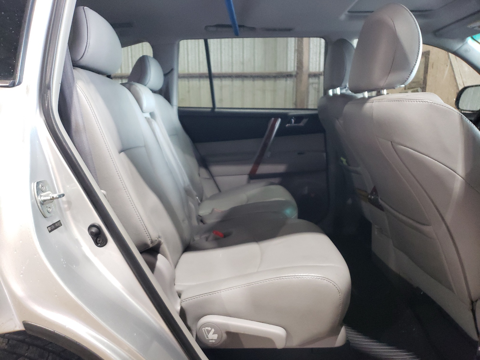 5TDYK3EHXBS038171 2011 Toyota Highlander Limited