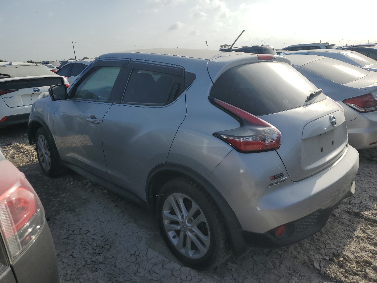 2015 Nissan Juke S vin: JN8AF5MR1FT502150