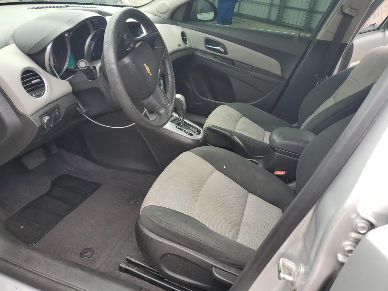 2012 Chevrolet Cruze - Image 7