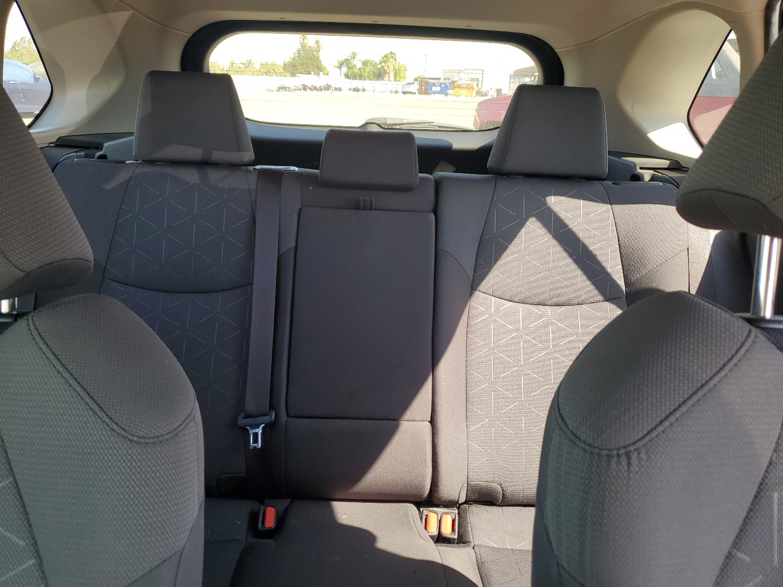 JTMP1RFV7KD026948 2019 Toyota Rav4 Xle