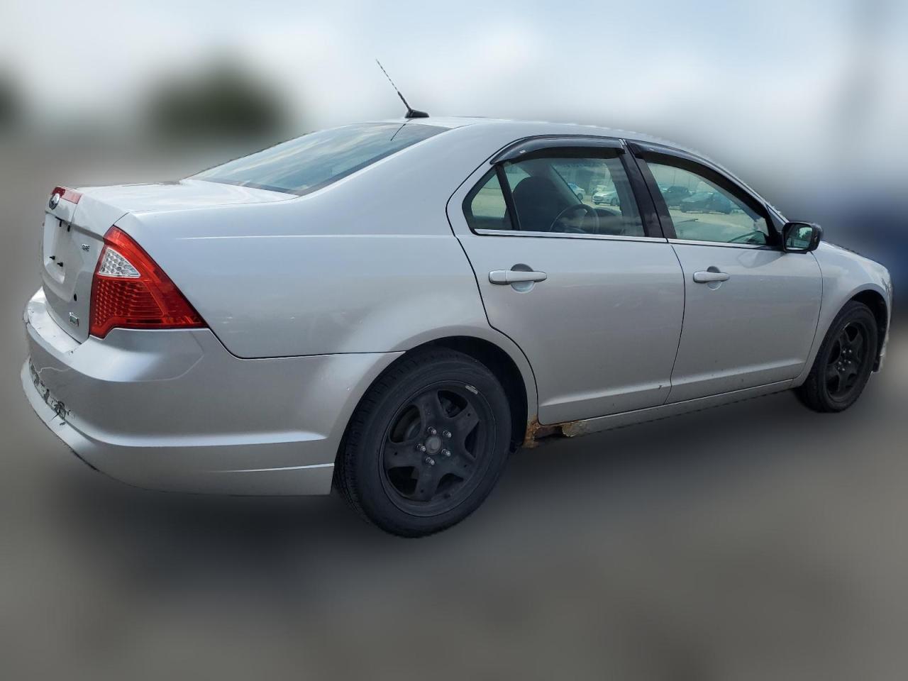 2010 Ford Fusion - Image 3