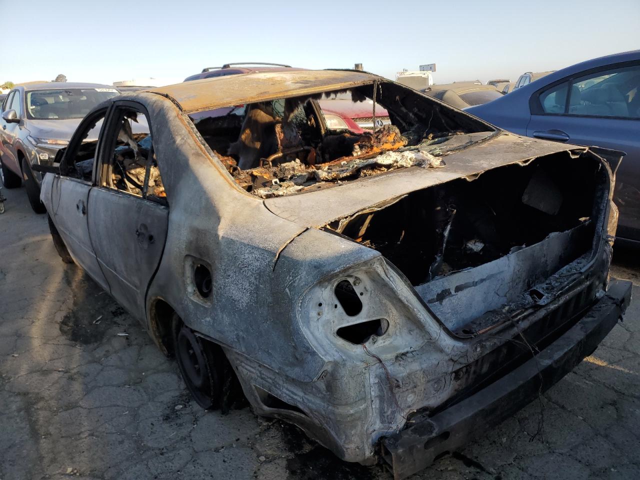 2003 Toyota Camry Le VIN: 4T1BE32K83U758199 Lot: 62495784