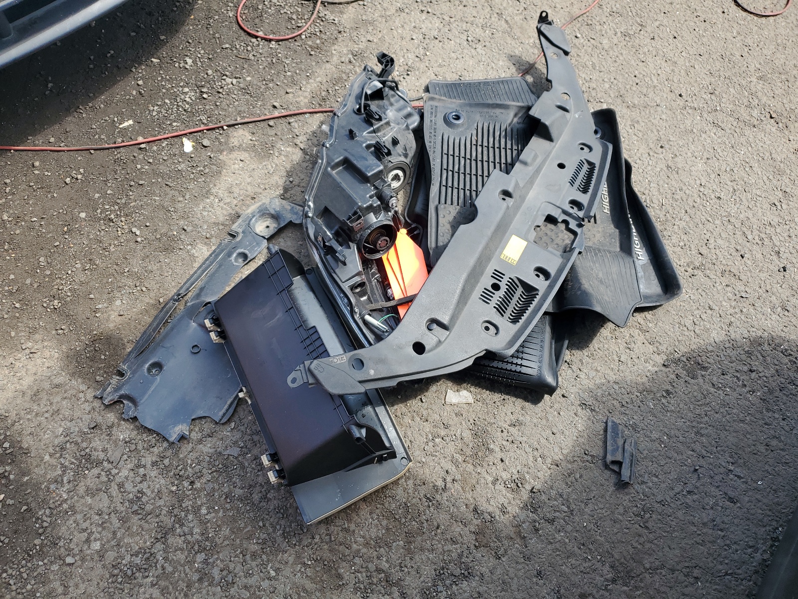 5TDJZRFH0JS874830 2018 Toyota Highlander Se