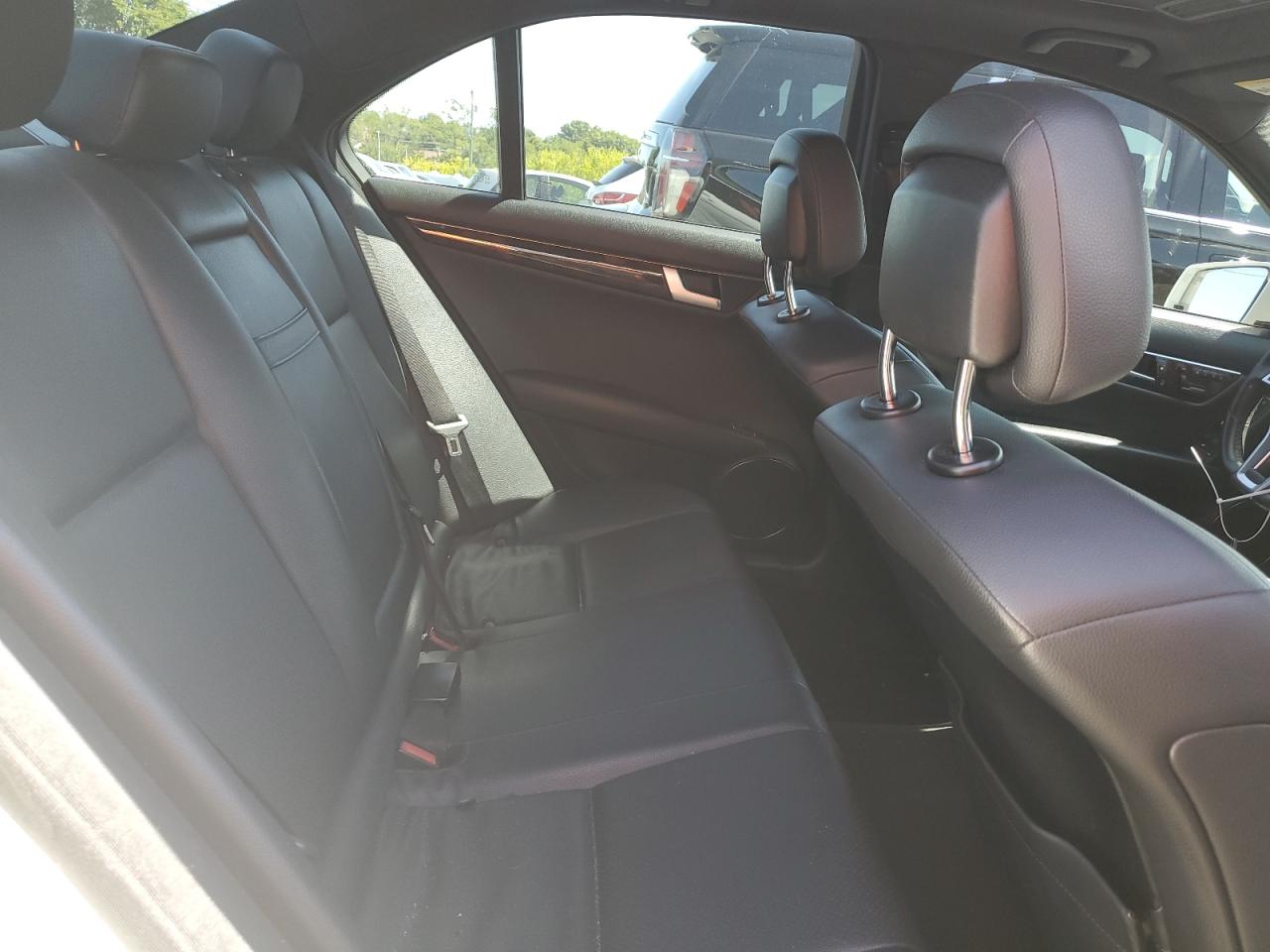 2013 Mercedes-Benz C 300 4Matic VIN: WDDGF8AB7DR266585 Lot: 62427344