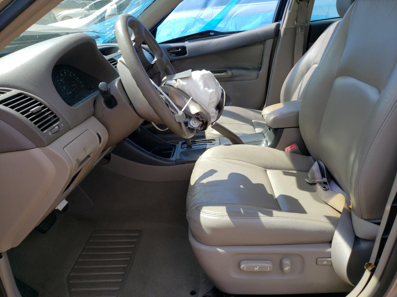 2004 Toyota Camry Le VIN: 4T1BE32KX4U914888 Lot: 61378094