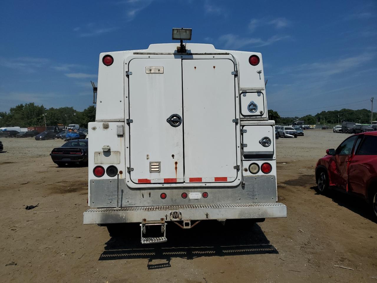 1999 Ford F350 Super Duty VIN: 1FDWF36L8XEC60005 Lot: 61744414