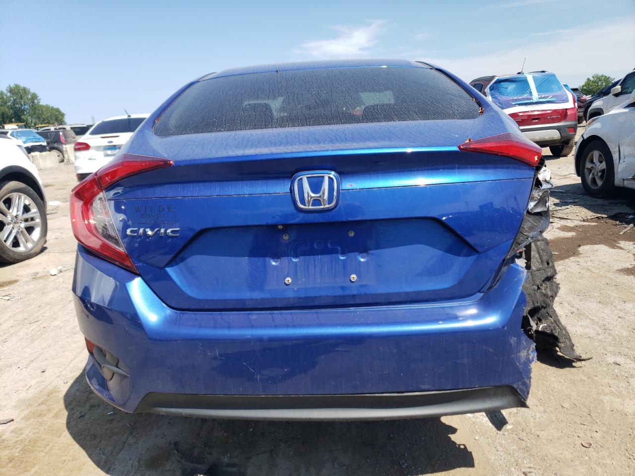 19XFC2F58HE040197 2017 Honda Civic Lx