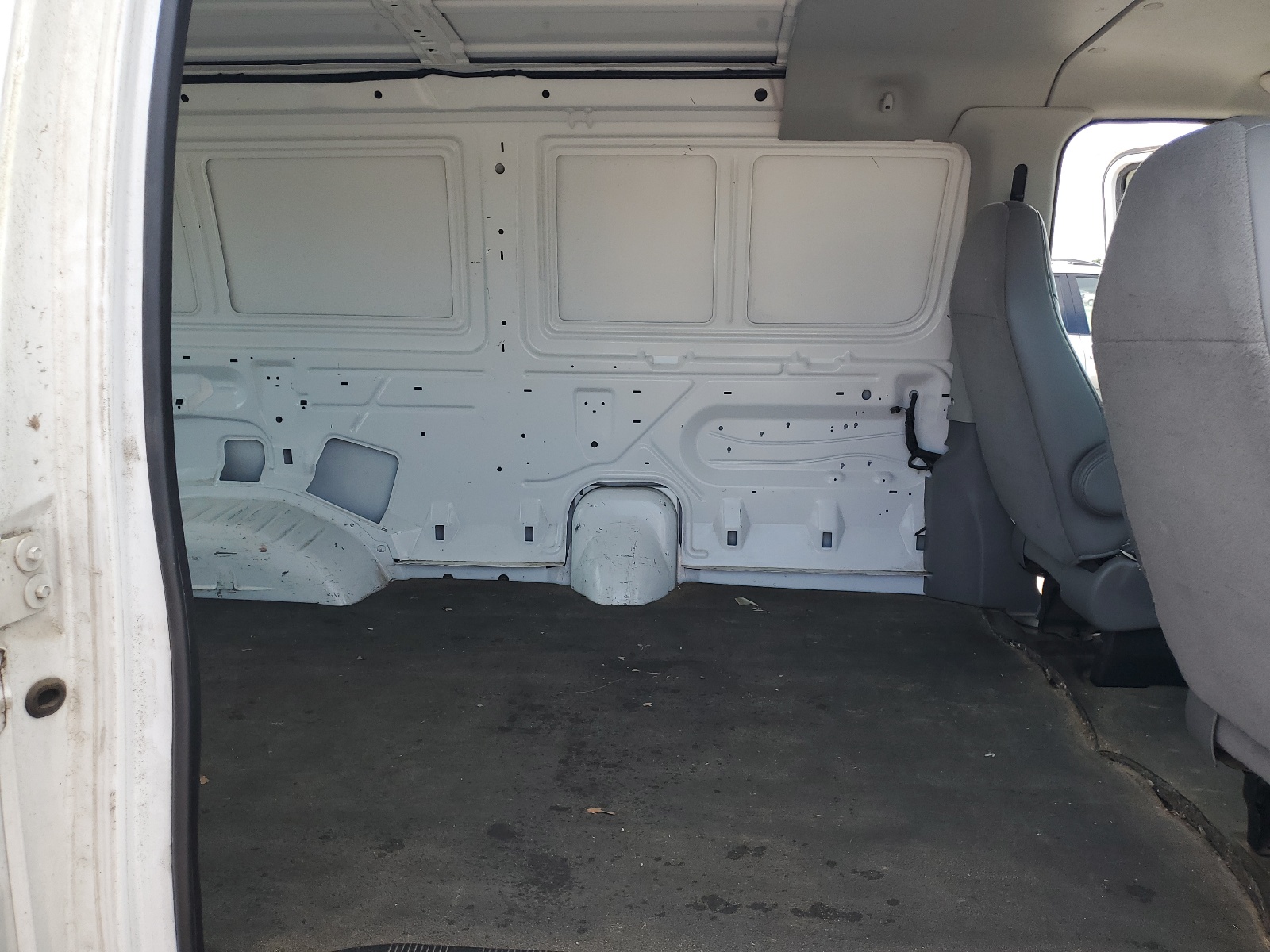 1FTRE14W14HA10721 2004 Ford Econoline E150 Van