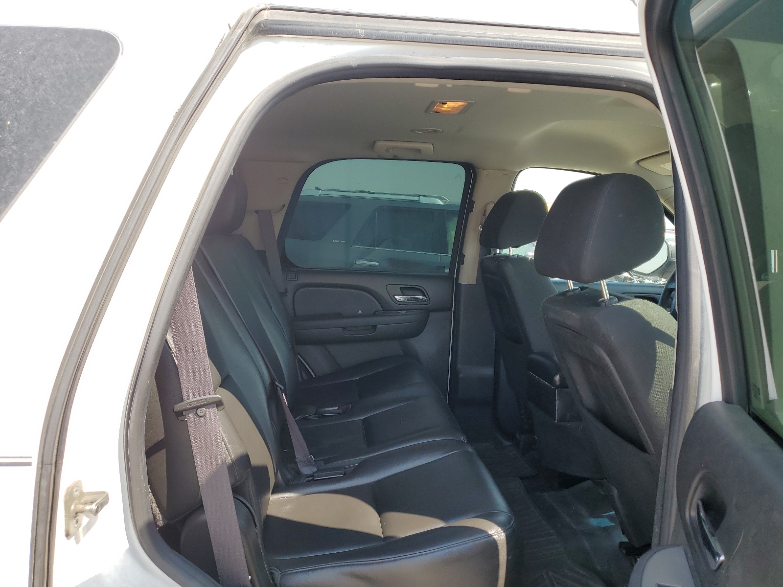 1GNSK2E04BR372812 2011 Chevrolet Tahoe Special