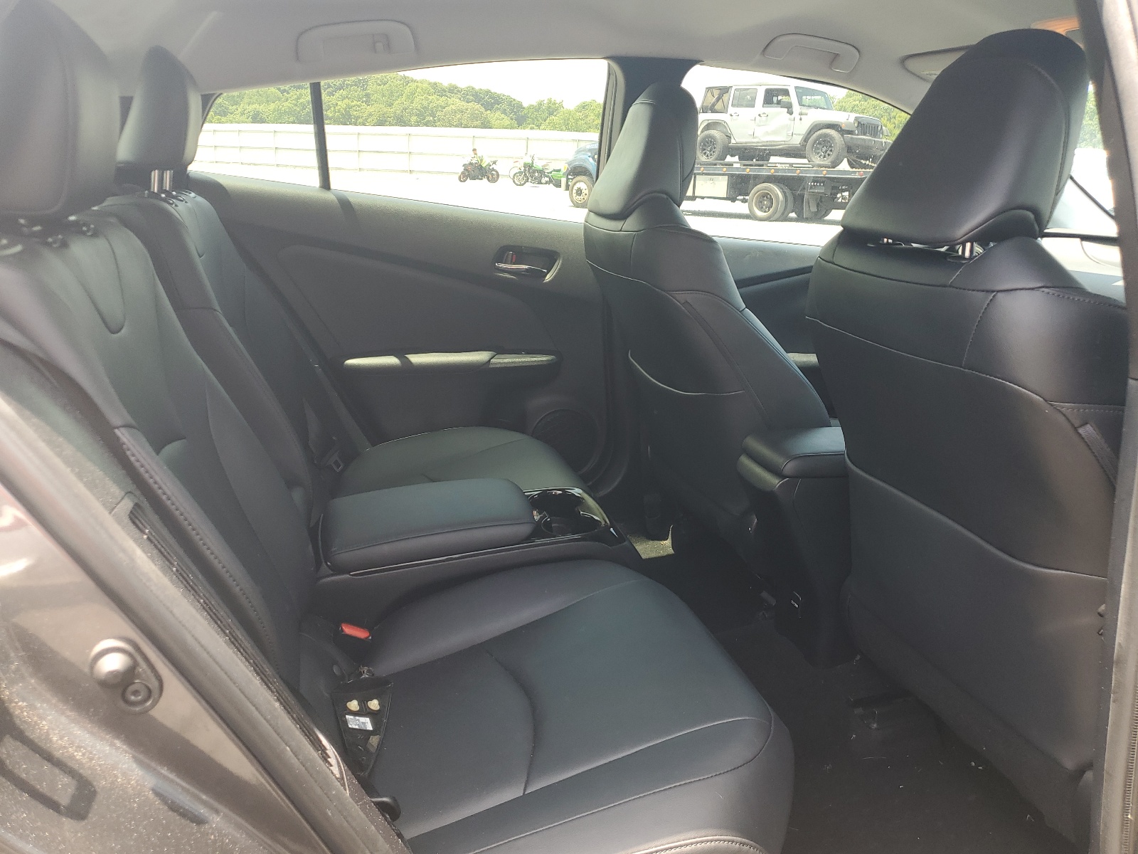 JTDKARFP8H3003754 2017 Toyota Prius Prime