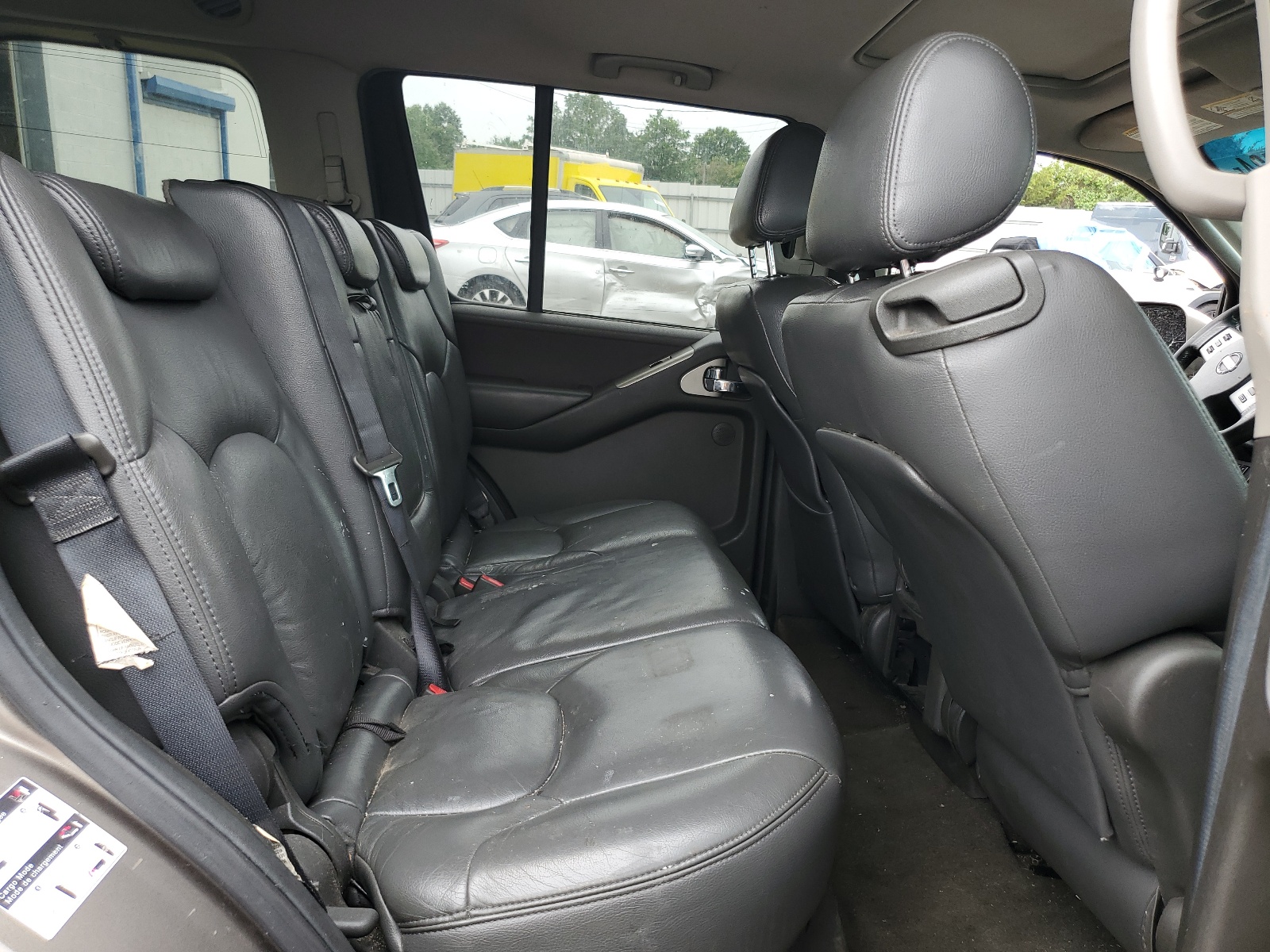 5N1AR18W55C785481 2005 Nissan Pathfinder Le