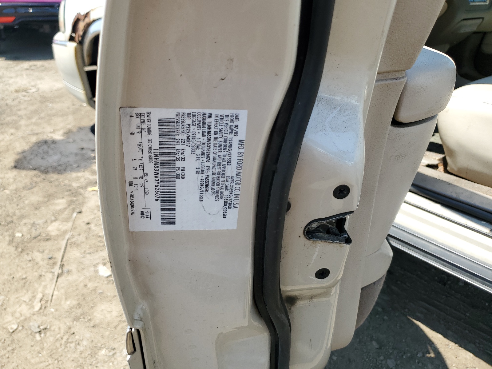 1LNHM83W63Y626076 2003 Lincoln Town Car Cartier