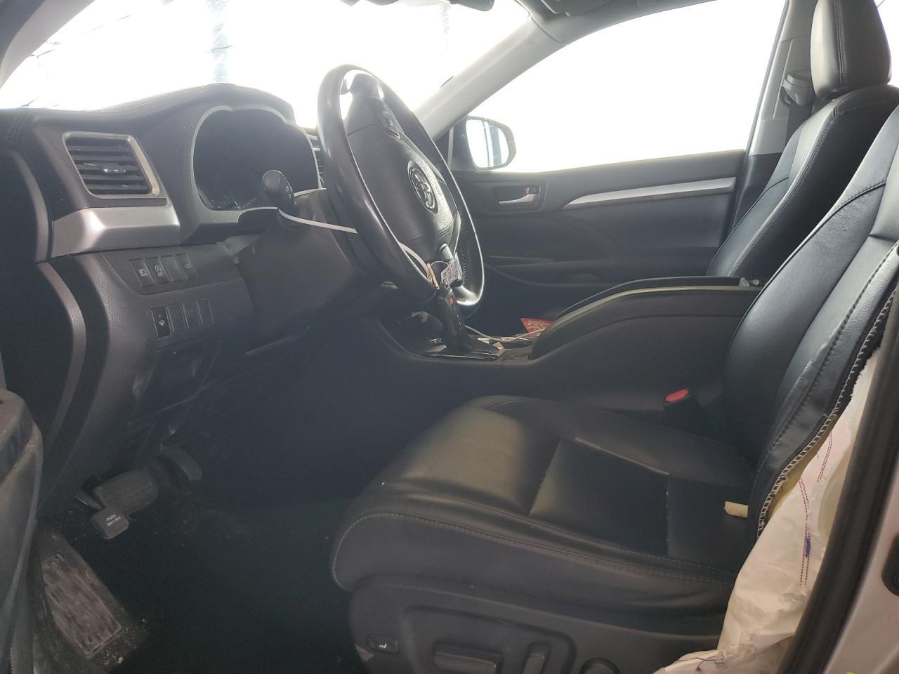 2018 Toyota Highlander Se VIN: 5TDKZRFH1JS534574 Lot: 65043634