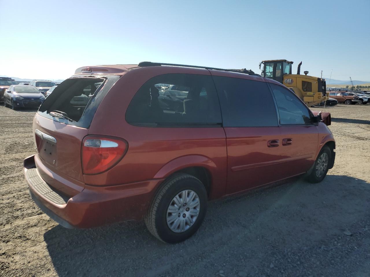 2005 Chrysler Town & Country - Image 3