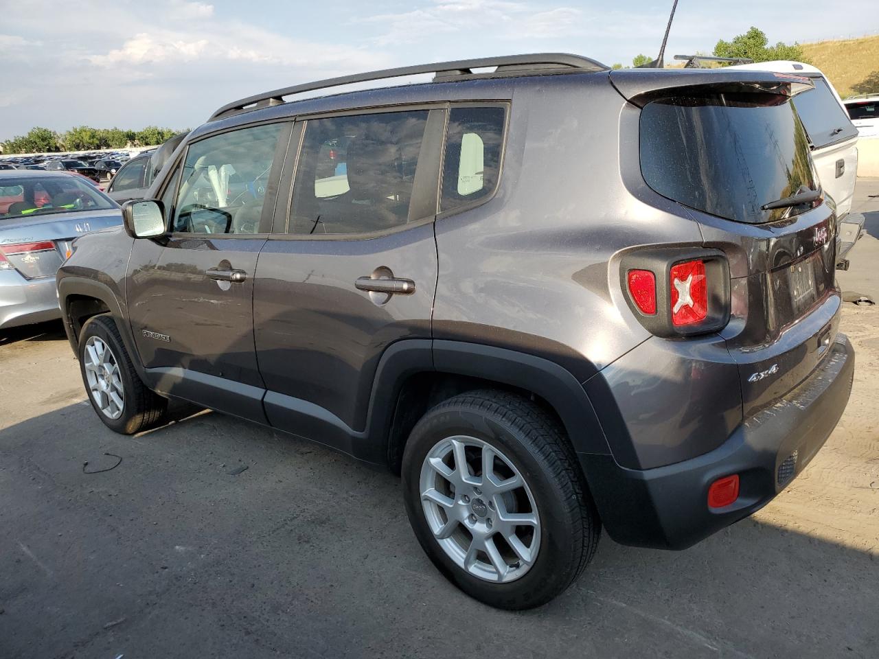 ZACNJBBB5KPK13033 2019 JEEP RENEGADE - Image 2