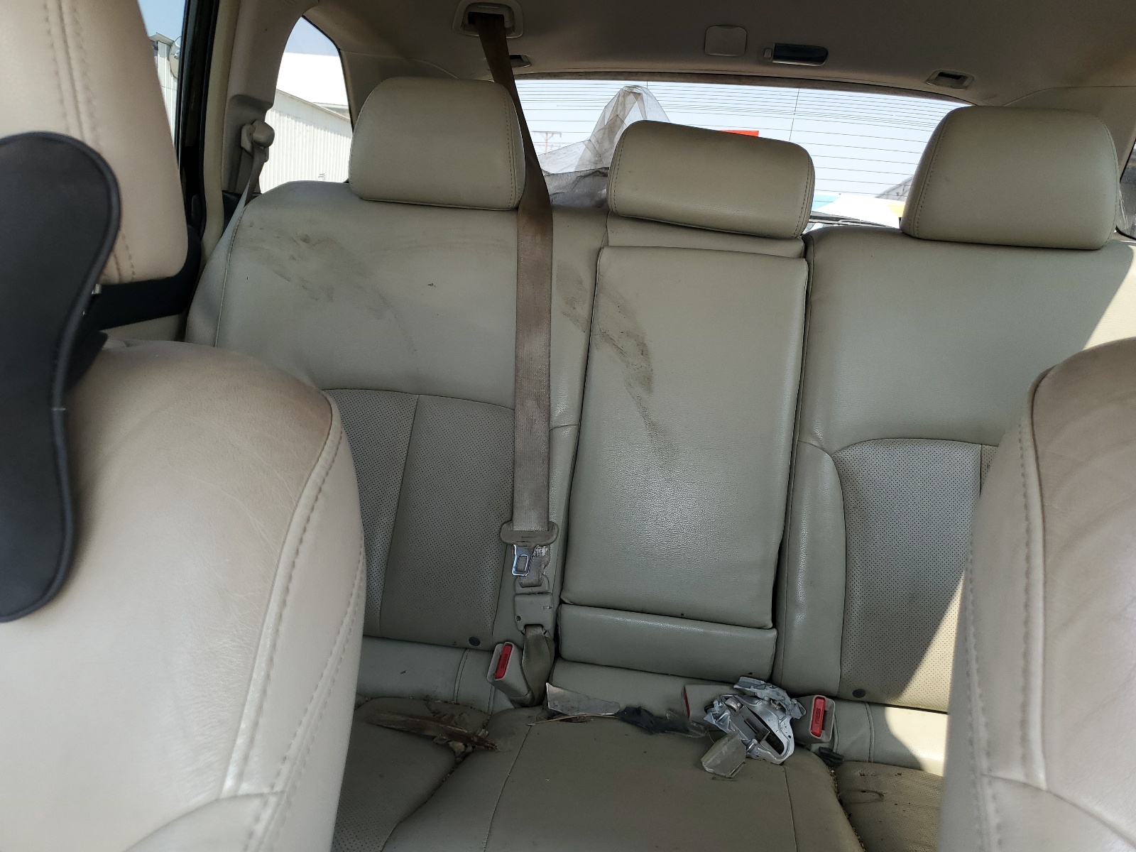 4S4BRDLC2B2438842 2011 Subaru Outback 3.6R Limited