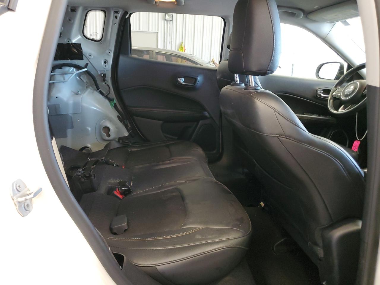 2018 Jeep Compass Latitude VIN: 3C4NJDBB1JT283926 Lot: 60959314