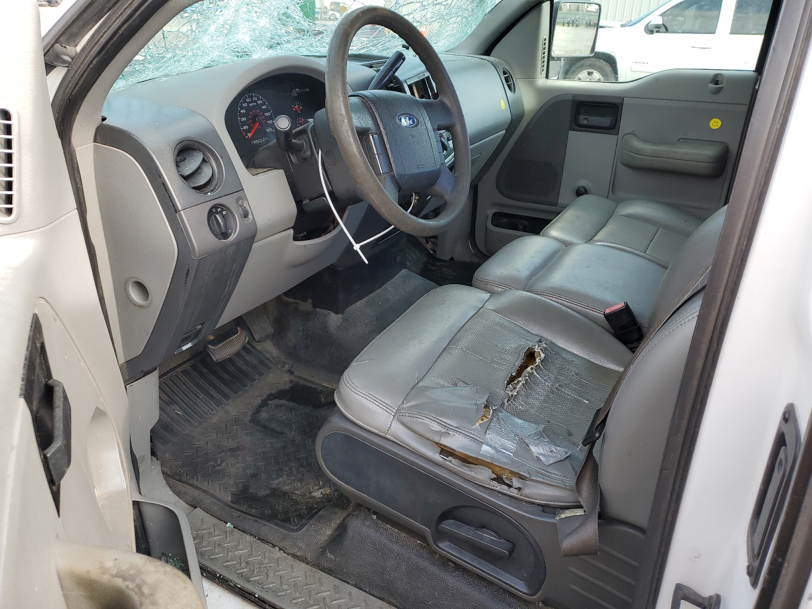 1FTRF12W75NB81489 2005 Ford F150