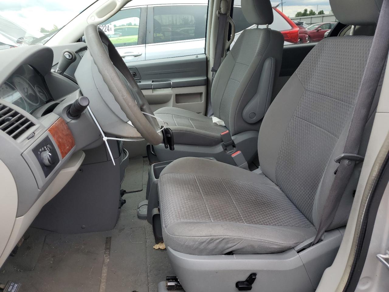 2008 Chrysler Town & Country Lx VIN: 2A8HR44H28R606278 Lot: 64954214