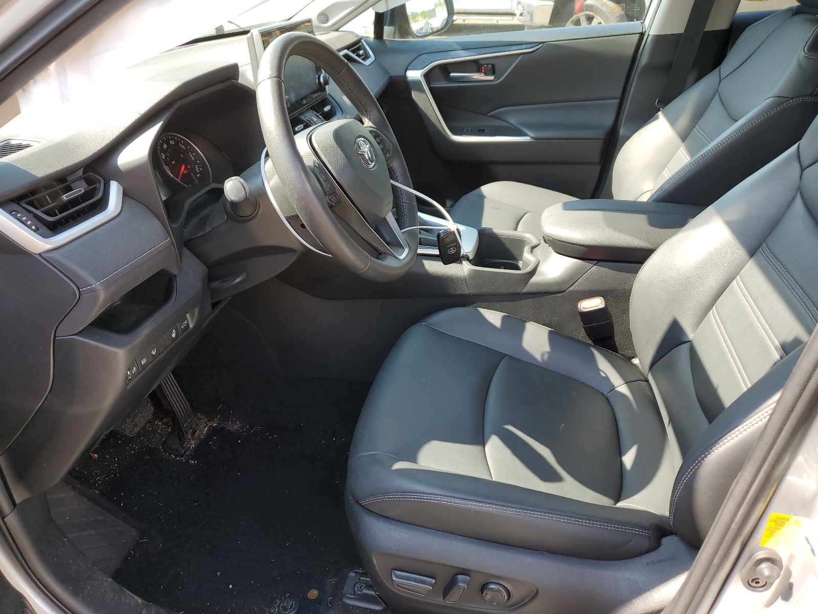 2T3A1RFV2NW312137 2022 Toyota Rav4 Xle Premium