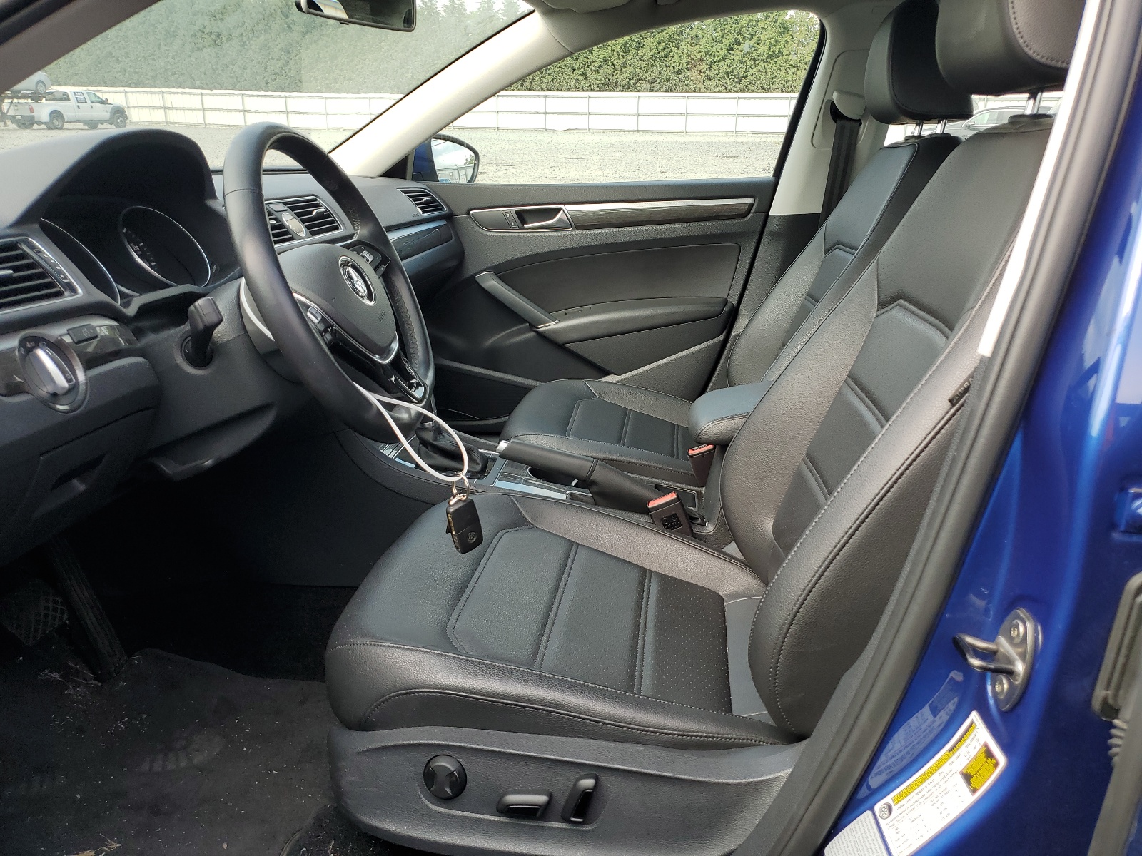 1VWBT7A30HC068615 2017 Volkswagen Passat Se