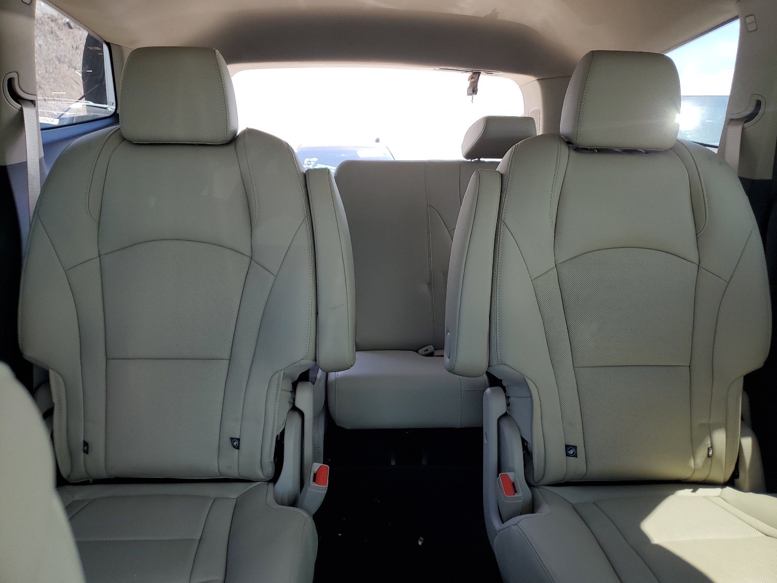 5GAERBKW3MJ171870 2021 Buick Enclave Essence