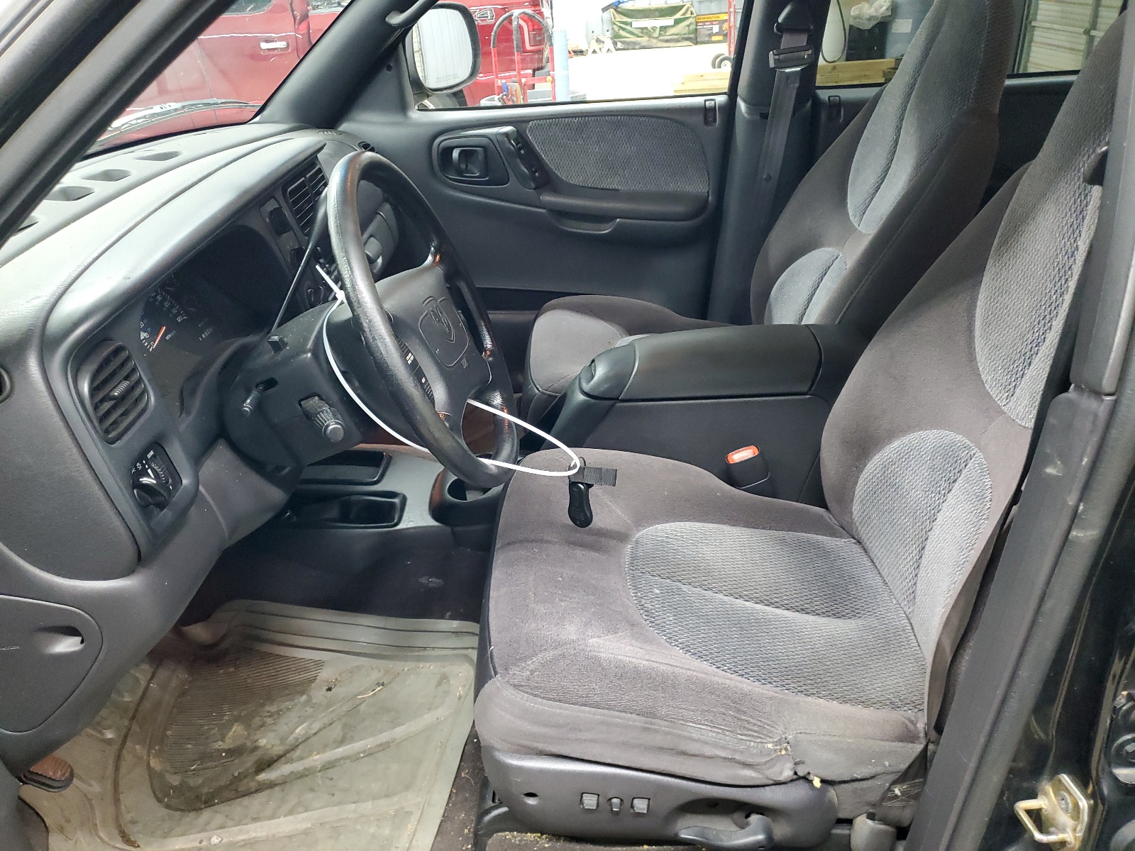 1B4HS28Z8XF543709 1999 Dodge Durango