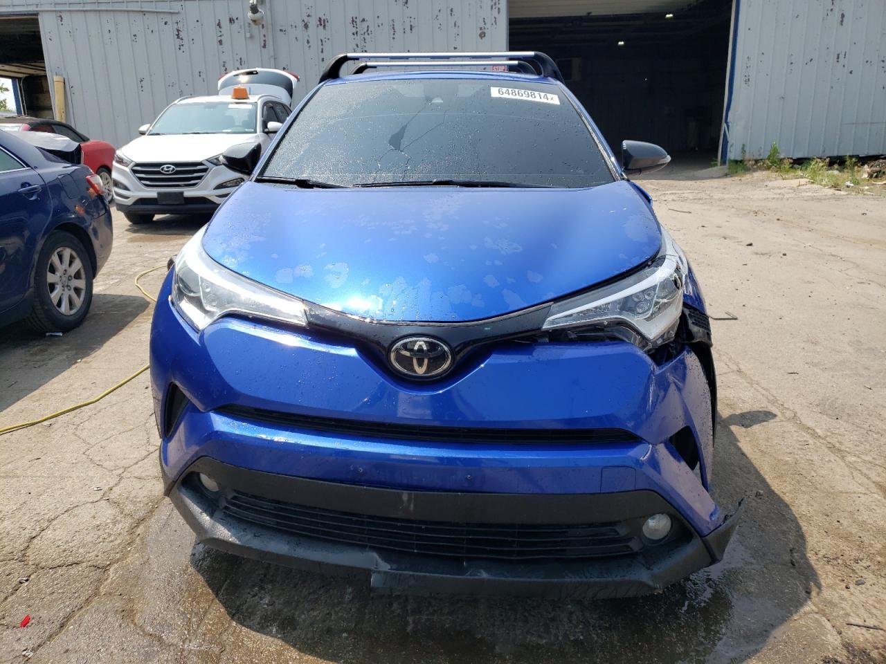 VIN NMTKHMBX8JR009285 2018 TOYOTA C-HR no.5