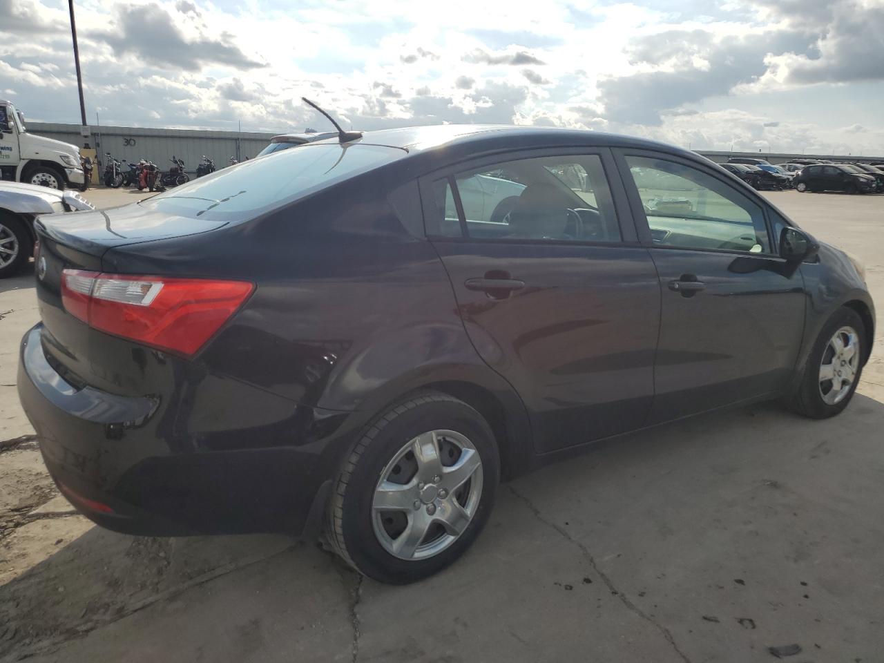 2014 Kia Rio - Image 3