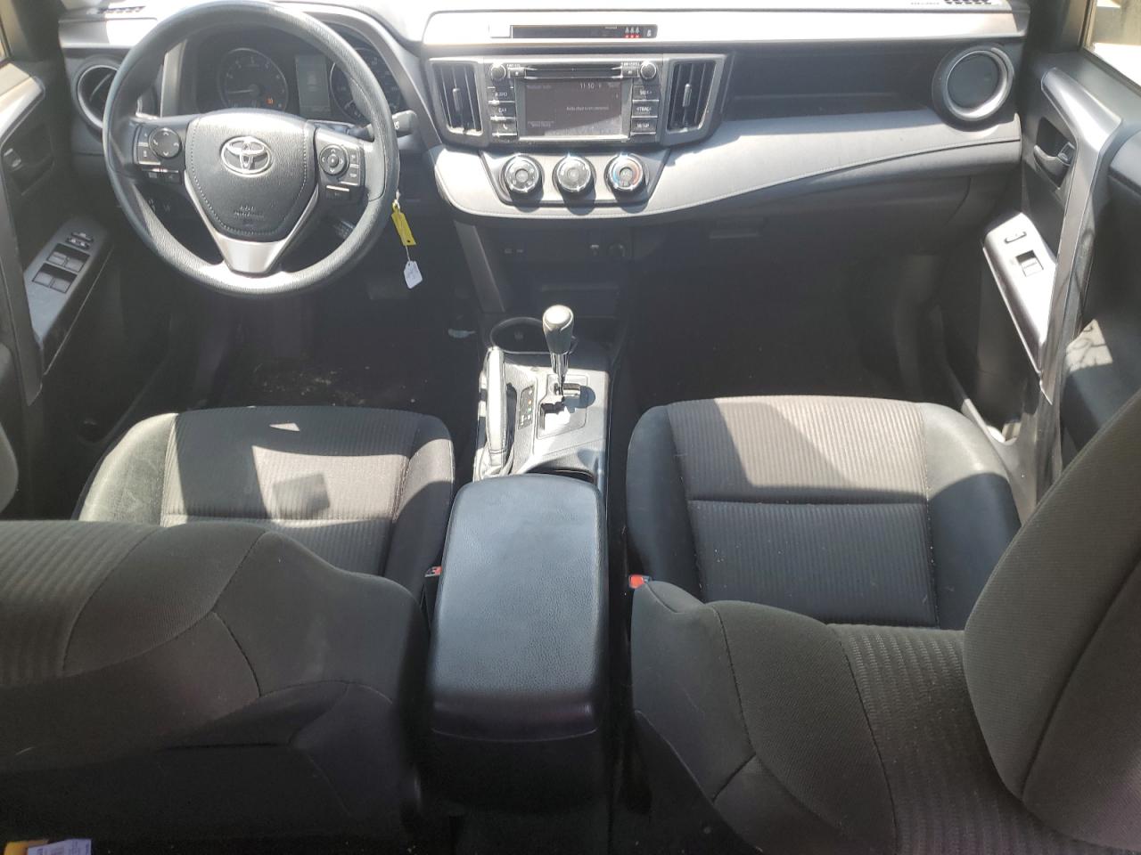 JTMZFREV5HJ708278 2017 Toyota Rav4 Le