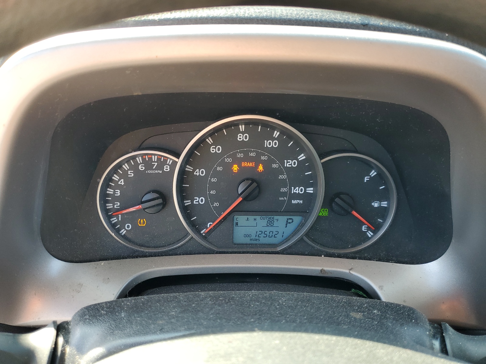 2T3BFREV9GW416523 2016 Toyota Rav4 Le