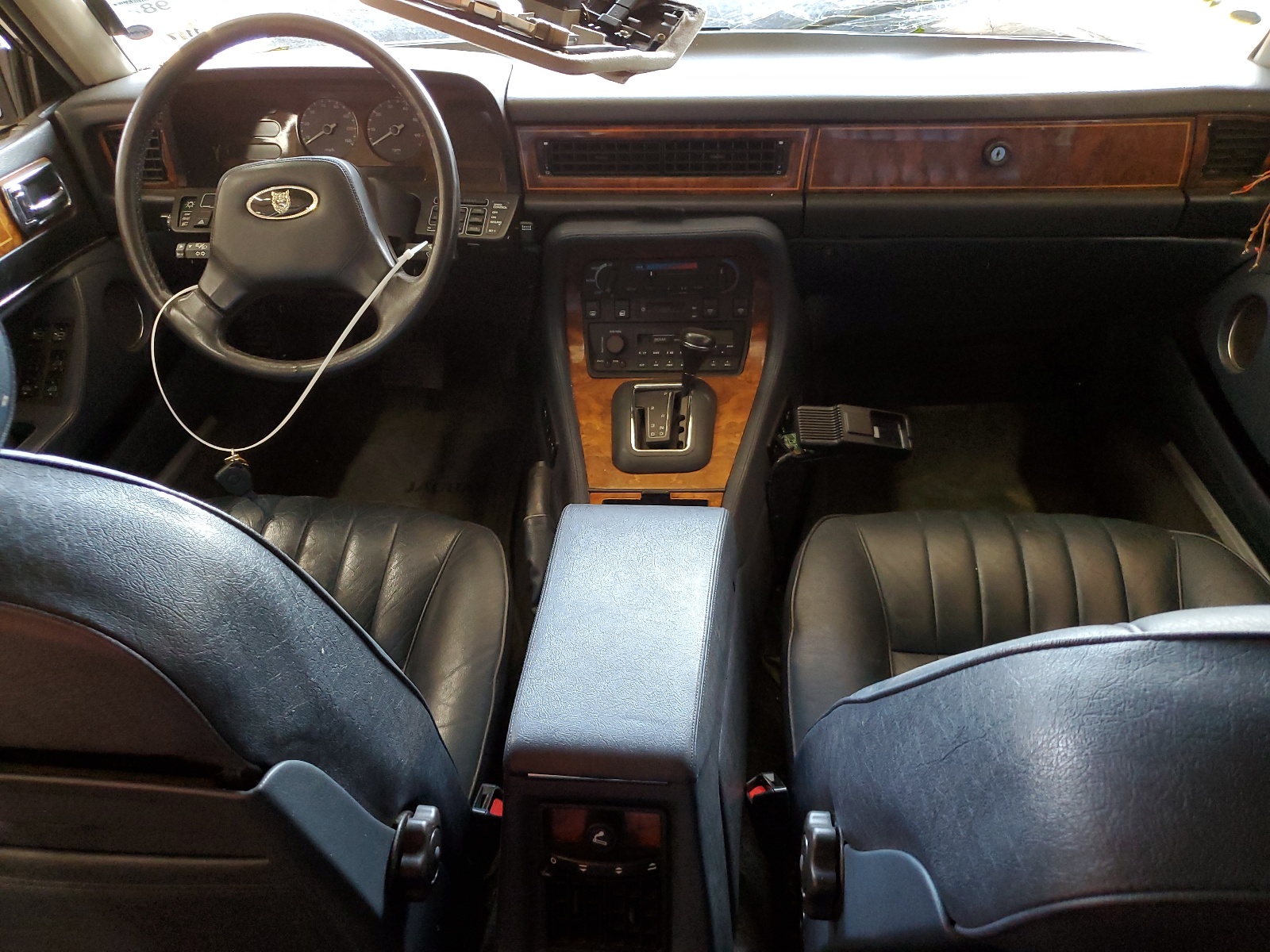 SAJHV1640JC528773 1988 Jaguar Xj6