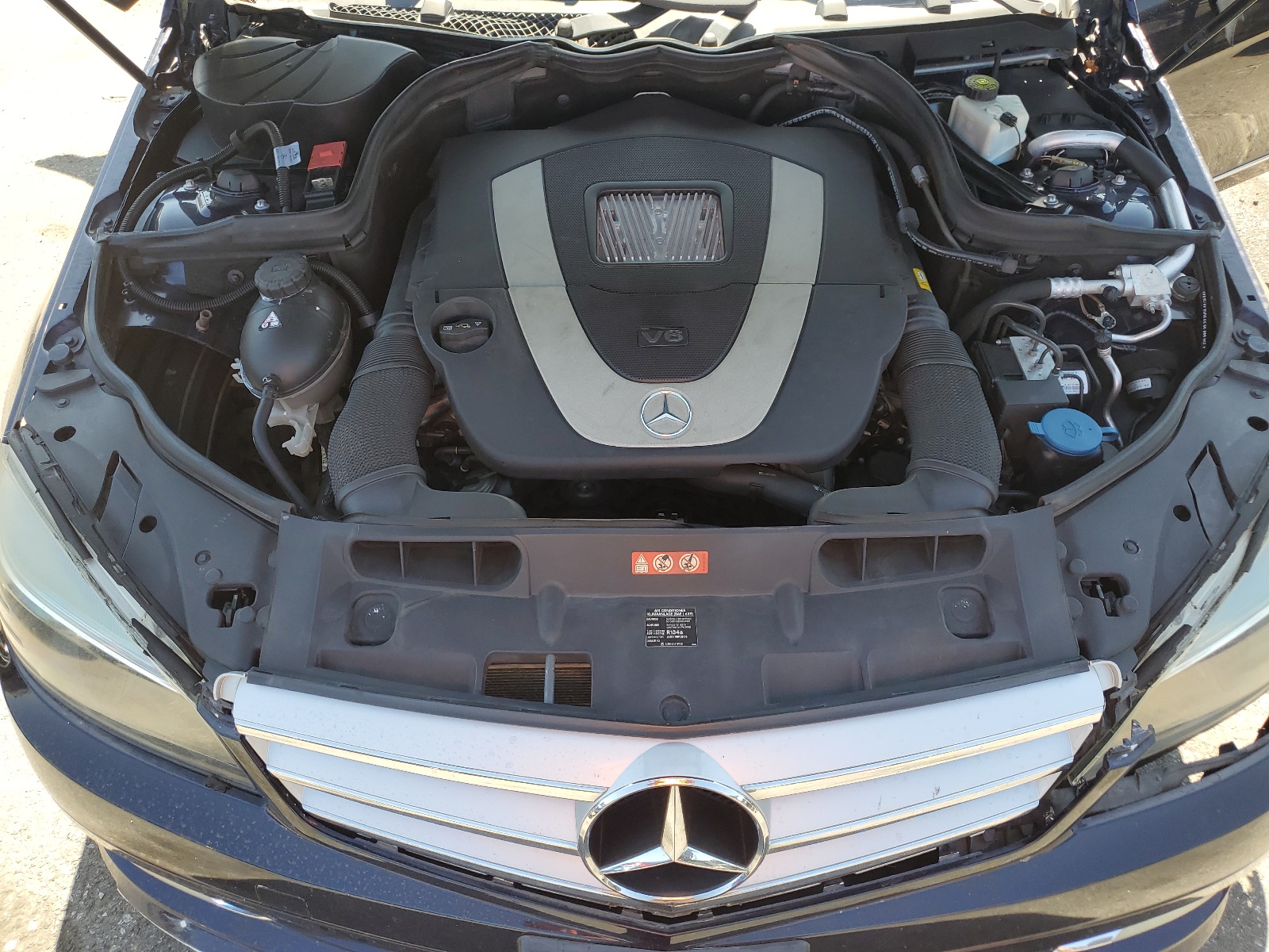 WDDGF5EB8BF632903 2011 Mercedes-Benz C 300