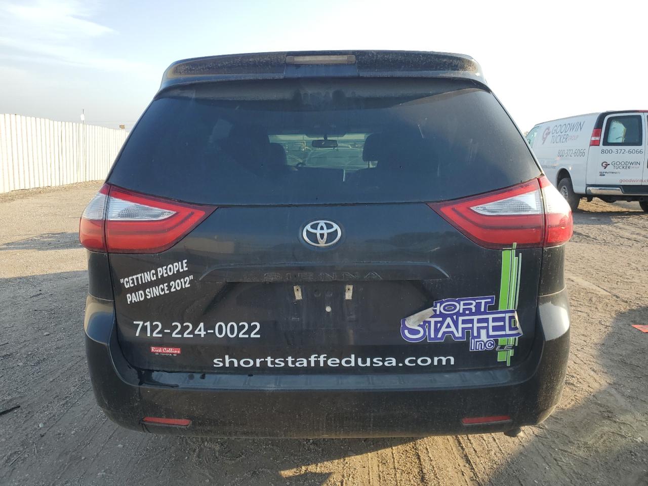 2017 Toyota Sienna Le VIN: 5TDKZ3DCXHS883585 Lot: 63054574