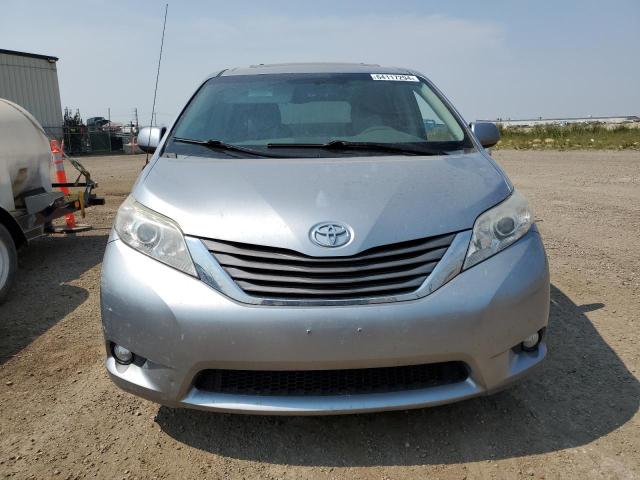 2013 TOYOTA SIENNA XLE