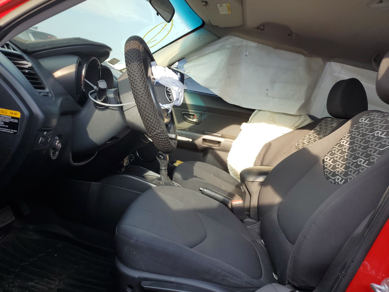 KNDJT2A27B7301740 2011 Kia Soul +