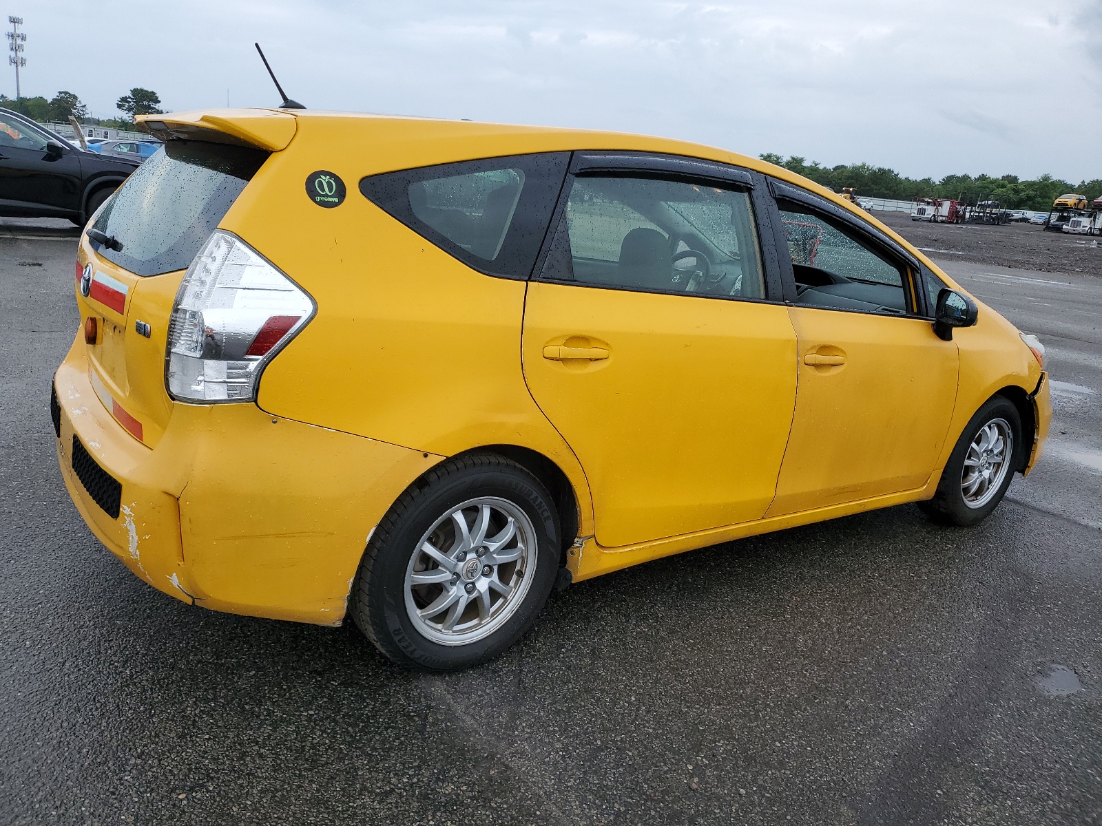 2014 Toyota Prius V vin: JTDZN3EUXEJ008209