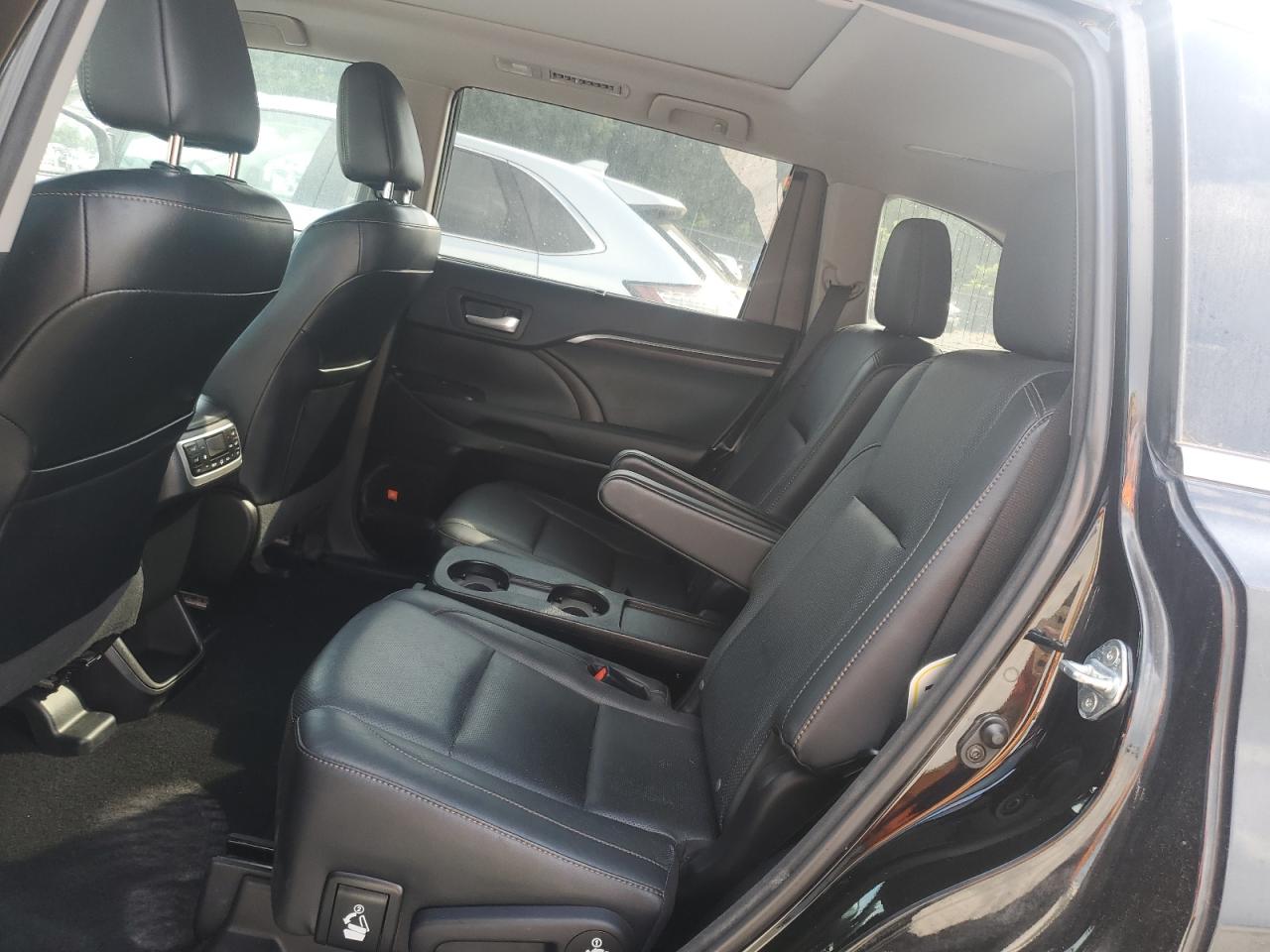 2015 Toyota Highlander Limited VIN: 5TDDKRFH3FS165298 Lot: 63500484