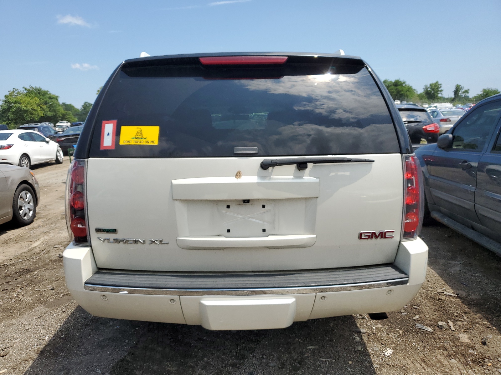 1GKS2MEF1CR258314 2012 GMC Yukon Xl Denali