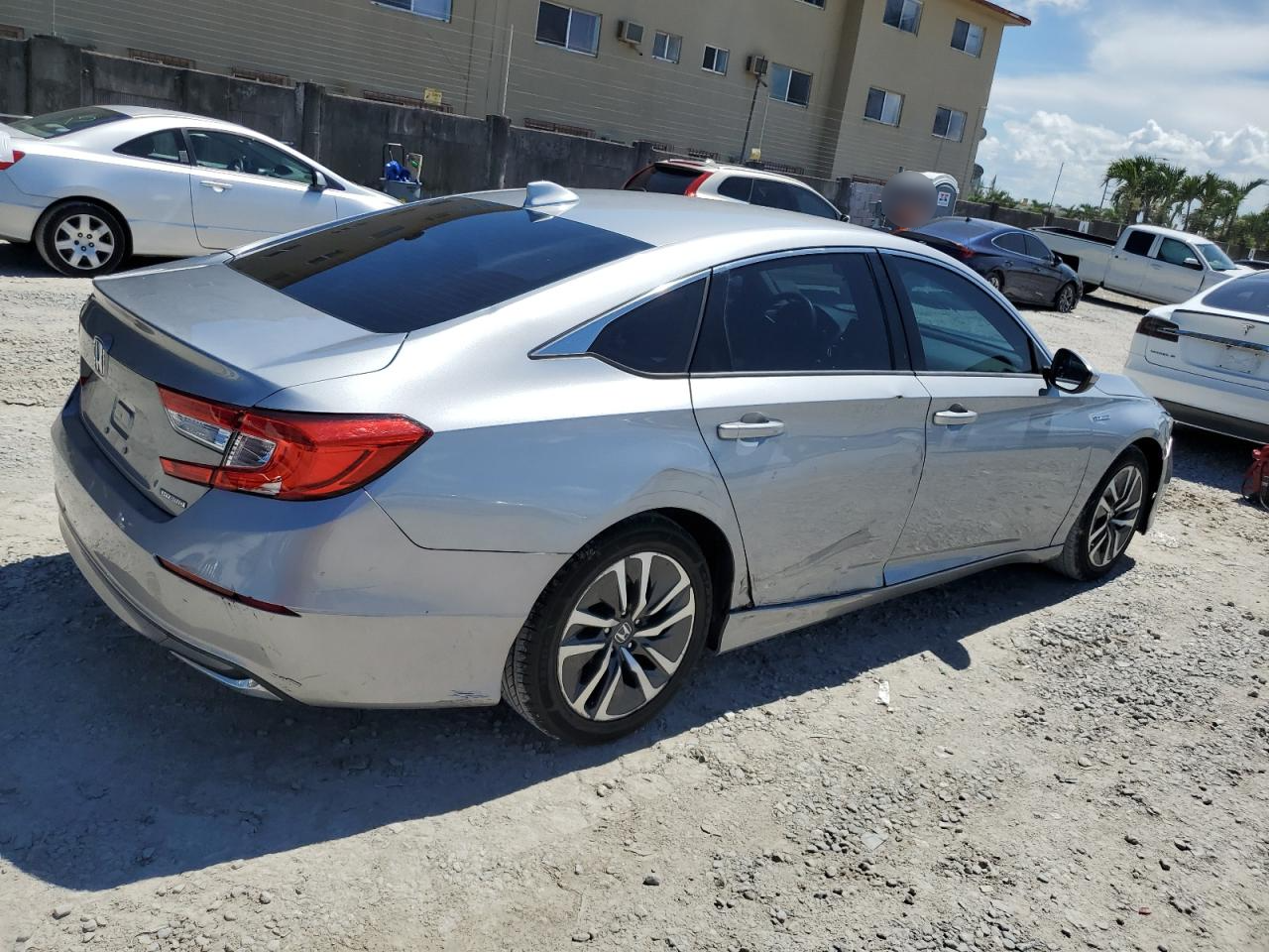 2018 Honda Accord Hybrid vin: 1HGCV3F11JA002501