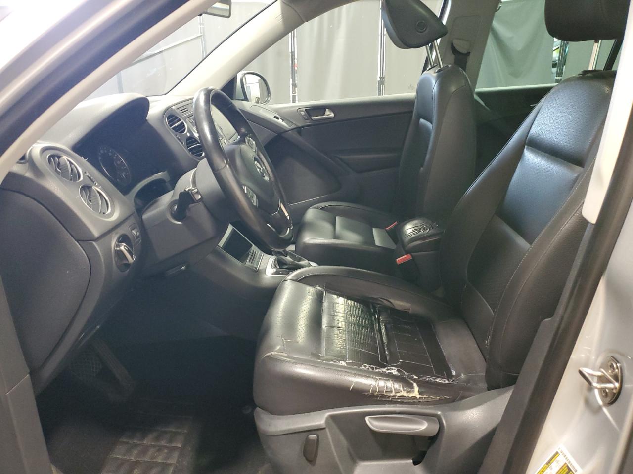 2013 Volkswagen Tiguan S VIN: WVGBV7AX2DW555593 Lot: 64755244