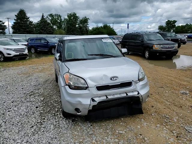 2010 Kia Soul + VIN: KNDJT2A29A7030789 Lot: 61054174