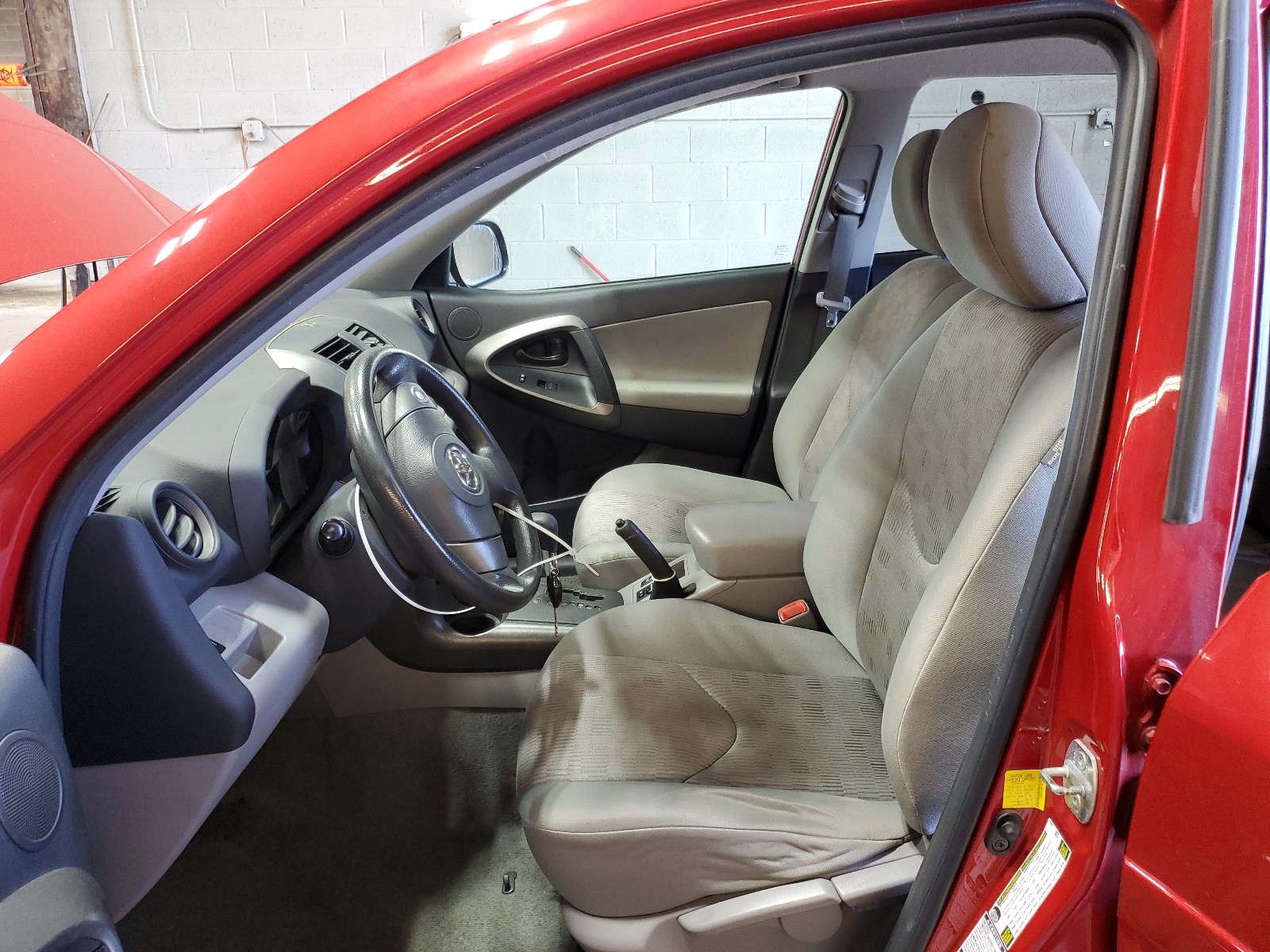 2T3BF4DV2BW126671 2011 Toyota Rav4