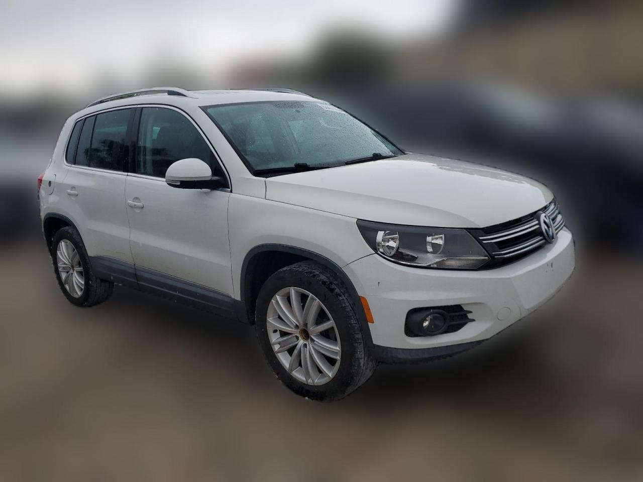 2015 Volkswagen Tiguan - Image 4