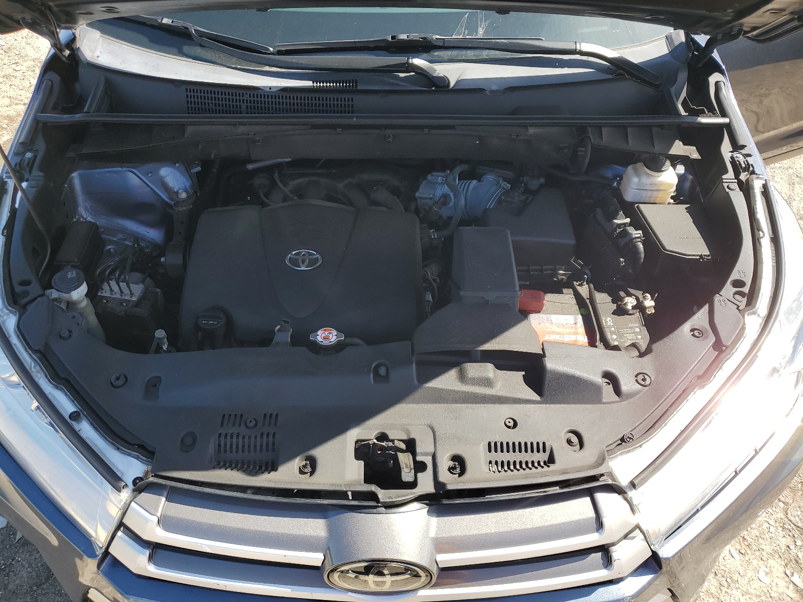 5TDKZRFH9KS320384 2019 Toyota Highlander Se